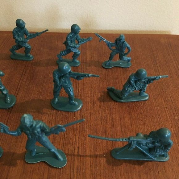 Plastic Army Guys Figures Dark Green Lot of 20 pcs - Picture 4 of 5